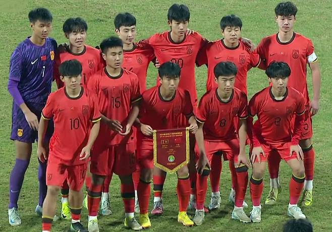 한국은 0-3 속수무책, 우즈벡도 당했다…中 유소년 축구 폭주→