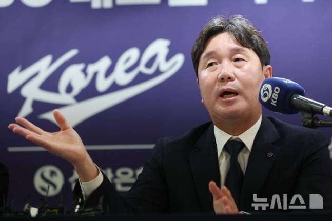 '문동주 일주일 쉬면 되는데'→냉정한 WBC 명단 제외... 어깨 아픈 160㎞ 에이스, 6일 귀국→7일 진료→8일 다시 호주행