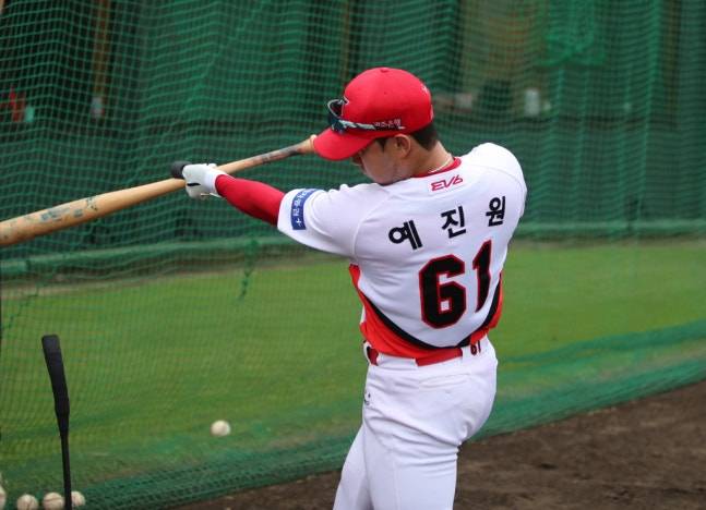 [오피셜] '92홈런 거포' 김동엽, 울산 웨일즈 입단 확정!