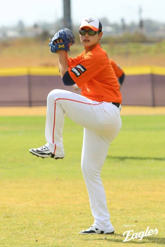 결국 '韓 대표팀 초대형 악재 터졌다' 캠프 도중 급거 귀국→WBC 출전 끝내 무산, '한화에서 이렇게 특별 관리했는데...'