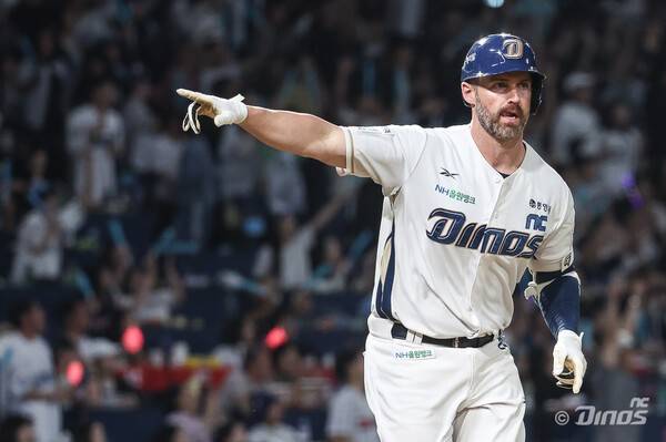 '초호화' 빅리거들 사이에 NC 다이노스 유니폼 '무슨 일?' 다저스 해결사 대신 KBO 홈런왕이 간다!