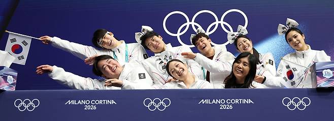 “생각보다 안 떨렸다” 피겨 신지아, 올림픽 데뷔전서 ‘개인전 예열’[2026 동계올림픽]