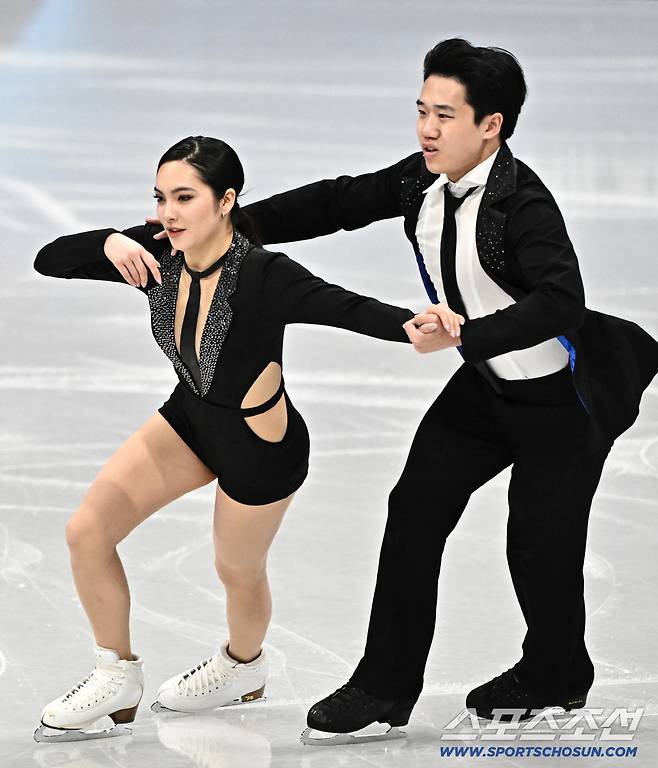 '중국 일본 다 제쳤다. 아시아 1위 등극' 올림픽 '첫 출전' 피겨 아이스댄스 7위 선전한 임해나-권예[밀라노 LIVE]