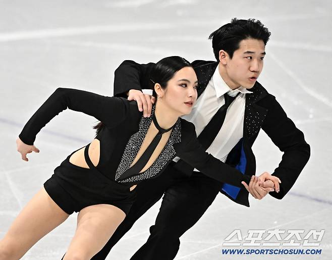 '중국 일본 다 제쳤다. 아시아 1위 등극' 올림픽 '첫 출전' 피겨 아이스댄스 7위 선전한 임해나-권예[밀라노 LIVE]