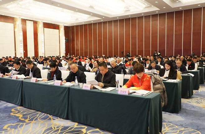 '넘사벽' 패패패패패패패패패패…안세영만 없으면 왕즈이도 영웅 → 중국서 공로상 수상, 만년 2인자의 비애