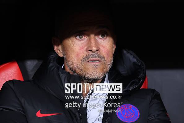 '이강인 안녕' 먼저 떠난다→6관왕 신화 쓴 엔리케 감독, 맨유가 눈독...