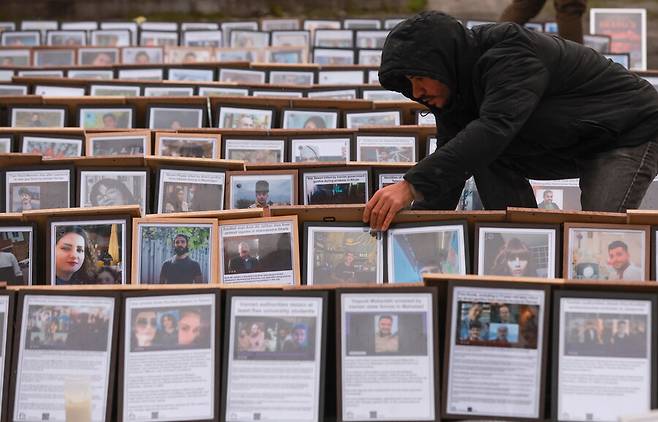“결승 앞두고 결국 울었다” 끝내 말하지 못한 '조국의 참사'…4만명 체포 탄압에 이란 사령탑 눈물의 메시지→