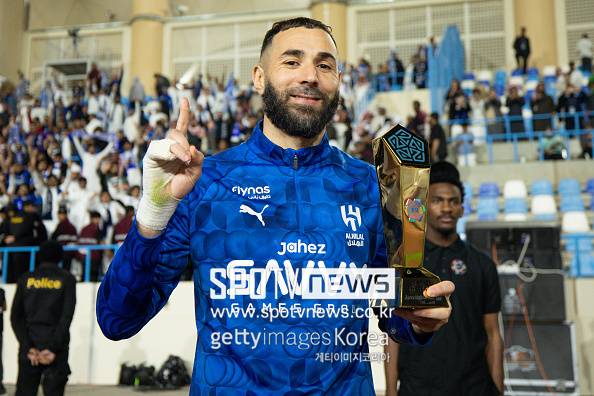 '호날두 이래서 반대했구나?' 벤제마 알 힐랄 이적 후 데뷔전 해트트릭 폭발...6-0 대승 견인