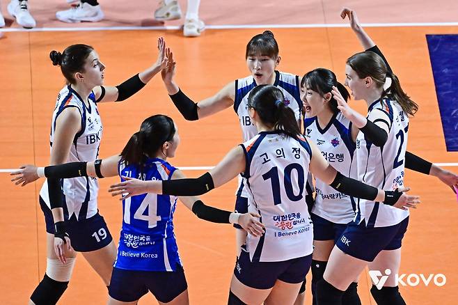 여자배구 사상 첫 준PO 열릴까…기업은행 승점 3차 3위 추격