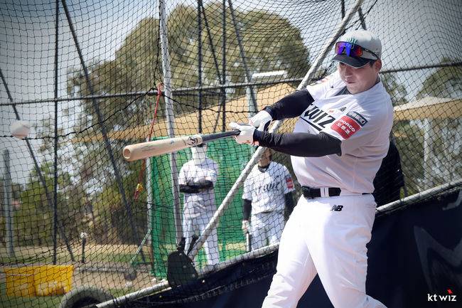 ‘LG→50억 KT행’ 38살에 미션 부여받다! 전문 1루수에 전격 도전장 “데뷔 20년 만에 첫 도전, 잘해낼 것” [오!쎈 질롱]