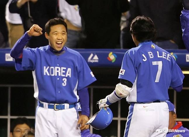 韓 야구 '초대형' 경사→이종범-이정후, WBC 20년 역사 '세계 최초 유일' 부자 주장 사례 만들어냈다!