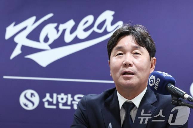 韓 야구 '초대형' 경사→이종범-이정후, WBC 20년 역사 '세계 최초 유일' 부자 주장 사례 만들어냈다!