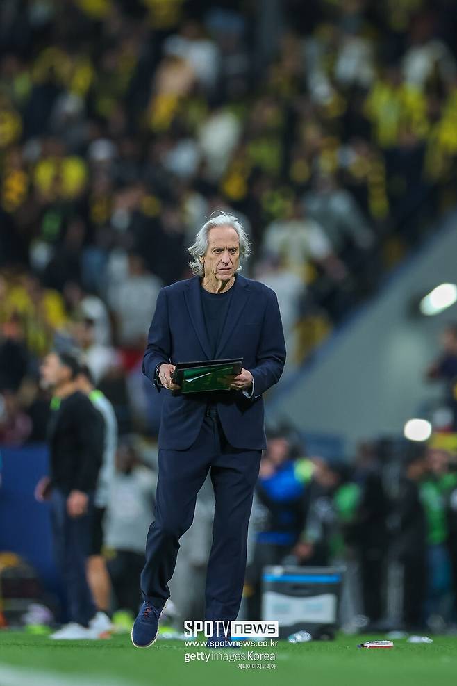 이정효 악수 무시에서 알 수 있었다…'억지 태업' 호날두 지킨다고 감독도 노쇼 → 호날두 없이 이기고 기자회견 패싱