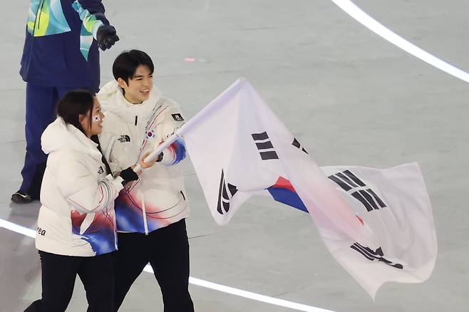 伊는 아르마니, 美는 랄프로렌, 브라질은 몽클레르... 올림픽 서막은 ‘패션戰’