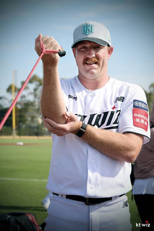 ‘아직 27살인데’ 1년 전 다저스 기대주, 왜 14억에 한국행 택했나 “KBO는 영광스러운 자리, 다시 미국 돌아가도…” [오!쎈 질롱]