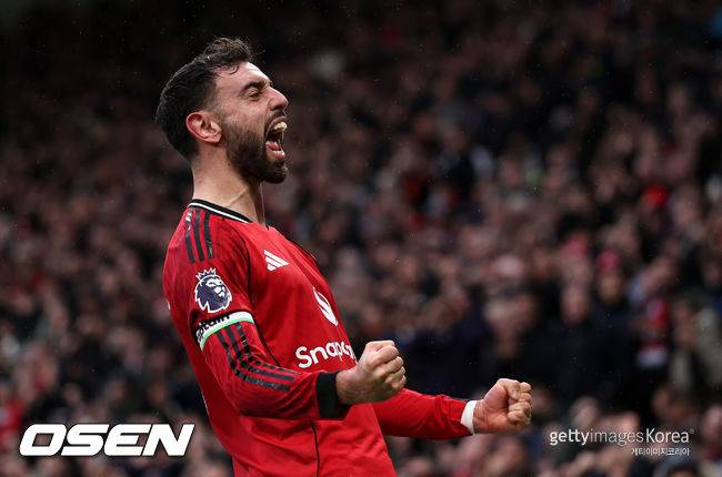 '음뵈모-브루노 연속골' 맨유, '로메로 다이렉트 퇴장' 토트넘에 2-0 완승...'4연승' 3위 AV 2점 자 맹추격