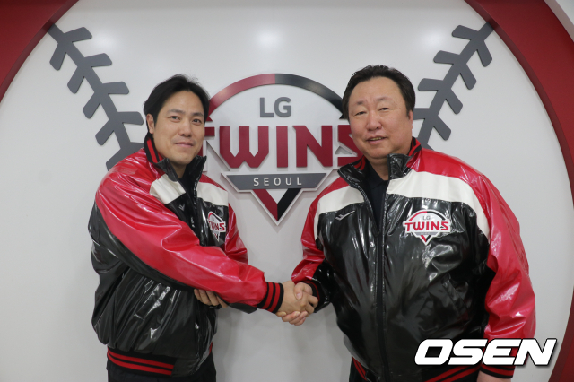 ‘LG 최초 다년 계약’ 41세 헌신좌, 왜 해외 캠프 가지 않고 국내 남았을까…FA 김강률도 재활군 잔류