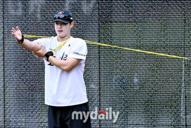 문동주 좌절금지, 아이치·나고야 AG서 ‘합법적 병역 브로커’로 돌아오나…태극마크 달고 할 일 많다