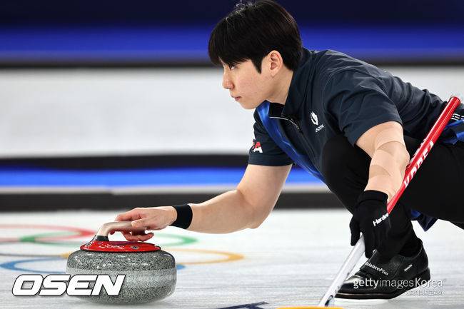 컬링 믹스더블 김선영-정영석, '세계선수권 챔피언' 미국 상대 승리...5연패 후 첫 승리 [2026 동계올림픽]
