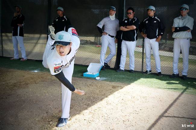 이렇게 순수한데 154km 던진다고? 1.7억에 데려온 日반전사나이 “관중 많으면 텐션 UP, 기교파로 인정받고파” [오!쎈 질롱]