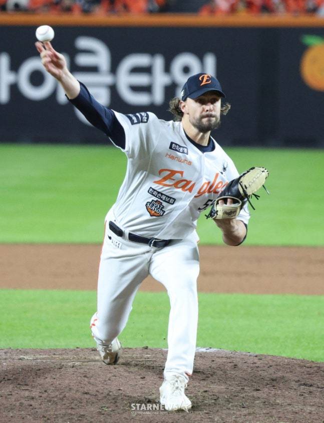 와이스는 아직 한국이 그립다→韓 불판으로 고기 굽는 장면 포착