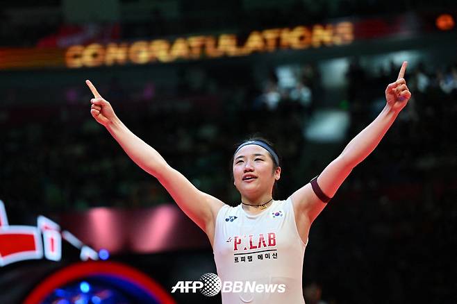 '안세영 선봉' 여자 배드민턴 '새 역사' 썼다, 사상 첫 아시아 단체전 금메달 '중국에 3-0 완승'