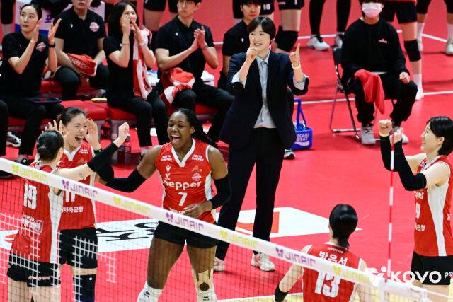 박정아, 87일 만에 두 자릿수 득점 활약...페퍼, 선두 잡고 11승 채웠다 ‘팀 최다승 타이 기록’ [MD광주]