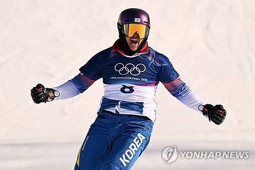 반칙 아니야?… '대이변' 김상겸, '음모론' 넘고 영화같은 은메달[밀라노 핫이슈]