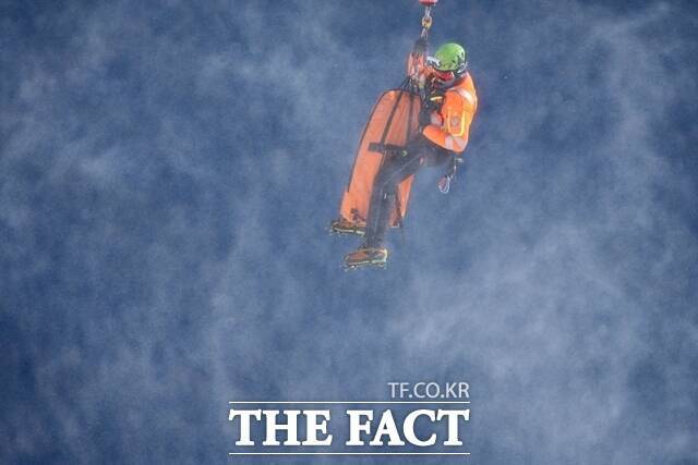 [동계올림픽] '스키 여제' 린지 본, 비극적 추락…헬기 이송