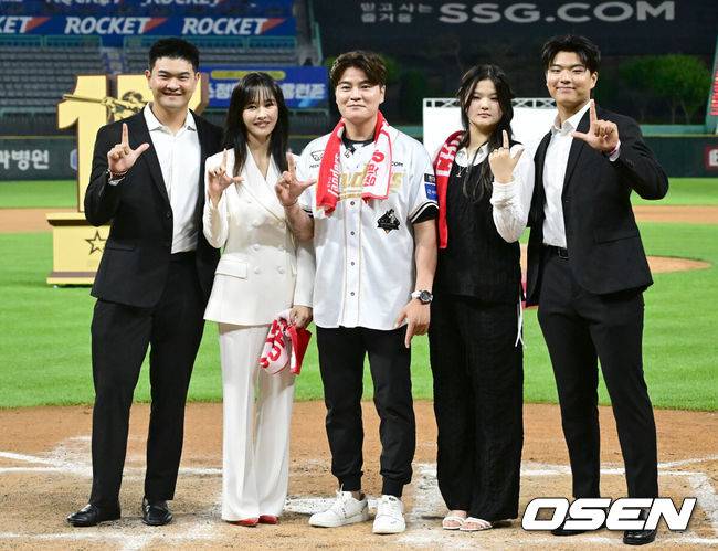 추신수 유전자 대박, 벌써 170km 총알타…둘째 아들 재능에 주목