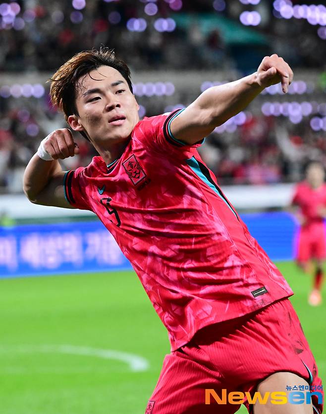 오현규 베식타스 데뷔전 오버헤드킥 데뷔골+PK 유도, 황의조 맞대결