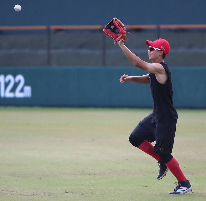 달리기는 김도영급인데, 기회가 없네… ‘8푼’에 이범호 쓴소리, 올해는 달릴 수 있을까