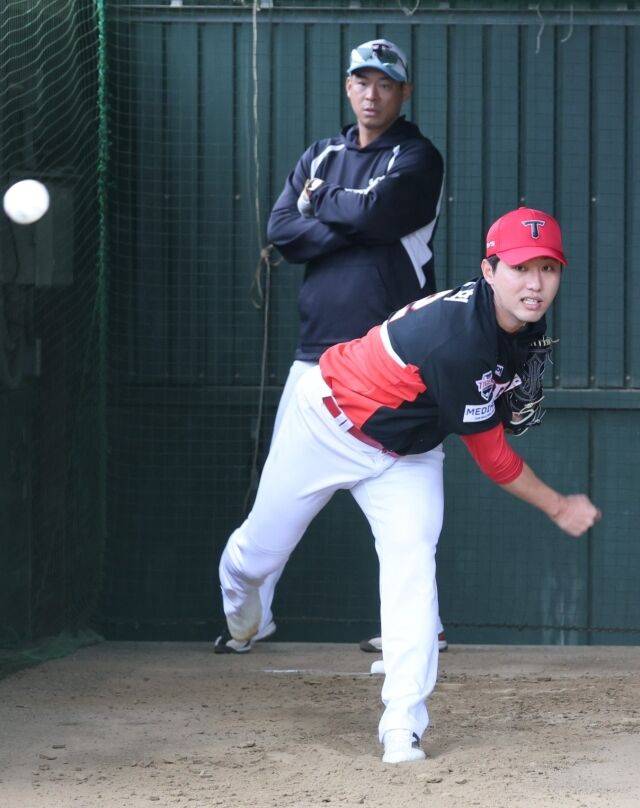 “KIA와 다년계약 목표, 부상 심하지 않았는데 이슈 돼 속상해” 돌아온 홍건희 진심…두산 만나도 순리대로[MD아마미오시마]