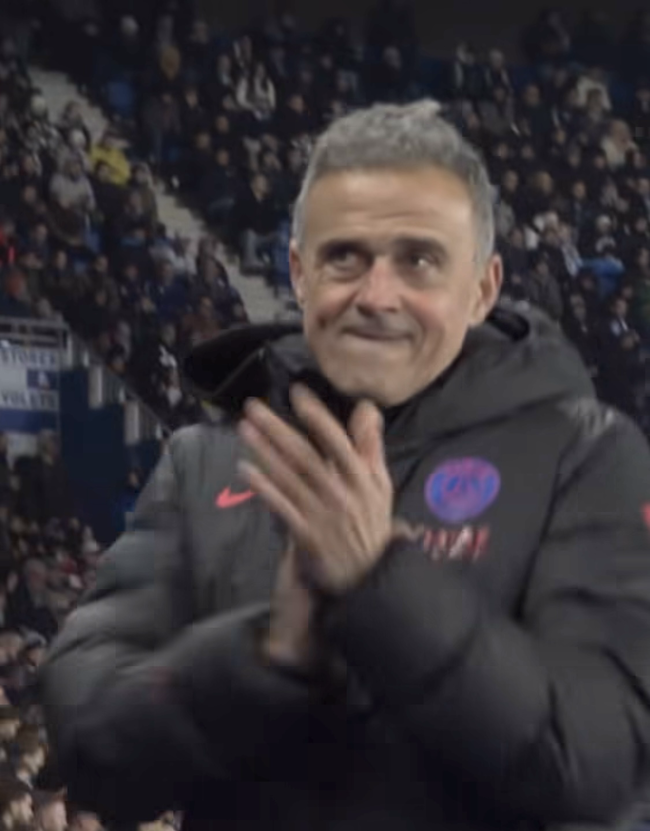 PSG 팬들, '쐐기골' 이강인 잘할수록 엔리케 욕한다…“제발 실력 위주로 선발 라인업 꾸려라”