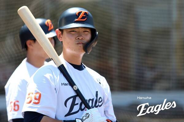 최재훈 부상에 가슴 철렁한 한화, 이제 외면할 수 없는 후계자 문제…'4연타석 홈런' 유망주에 모이는 눈길