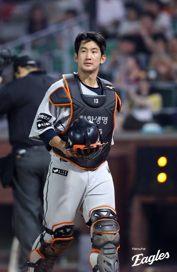 최재훈 부상에 가슴 철렁한 한화, 이제 외면할 수 없는 후계자 문제…'4연타석 홈런' 유망주에 모이는 눈길