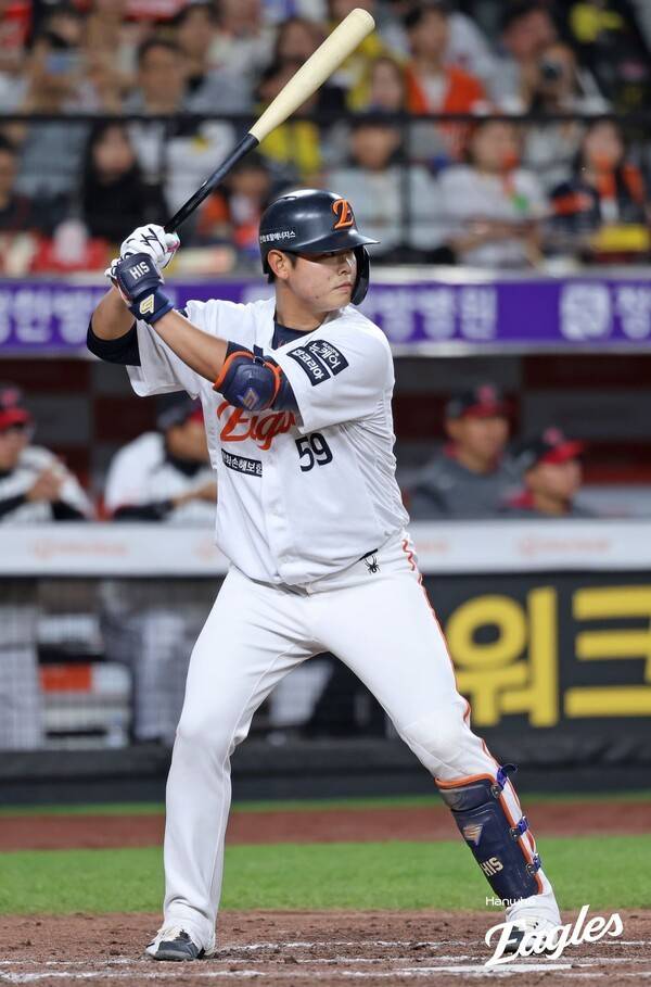 최재훈 부상에 가슴 철렁한 한화, 이제 외면할 수 없는 후계자 문제…'4연타석 홈런' 유망주에 모이는 눈길