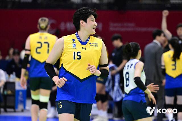 ‘피치 부상 복귀’ 흥국생명 꺾은 현대건설, 2위 탈환 성공...김희진은 650블로킹 달성 ‘역대 8호’ [MD수원]