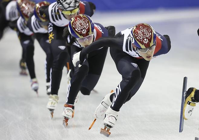 韓, 쇼트트랙 2000m 혼성계주 金사냥…“캐나다 ‘괴물 듀오’ 넘어라”