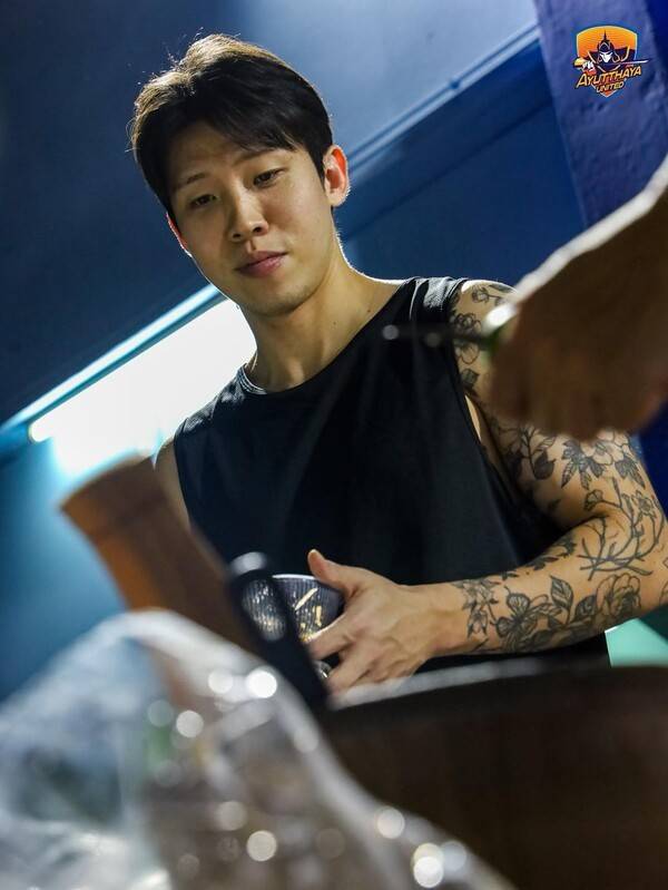 감격 금메달→음주운전 은폐→방출 통보...반등 꿈꾸는 황현수, 태국서 깜짝 '수트라이커' 변신, 18경기 4골로 팀 내 득점 공동 2위