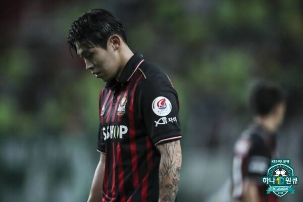 감격 금메달→음주운전 은폐→방출 통보...반등 꿈꾸는 황현수, 태국서 깜짝 '수트라이커' 변신, 18경기 4골로 팀 내 득점 공동 2위