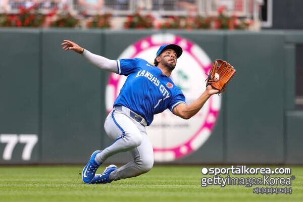 쫓겨난 배지환, 빅리그 재진입 점점 어려워진다…'통산 52홈런' 좌타 외야수 합류, 더 좁아진 바늘구멍