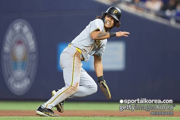 쫓겨난 배지환, 빅리그 재진입 점점 어려워진다…'통산 52홈런' 좌타 외야수 합류, 더 좁아진 바늘구멍