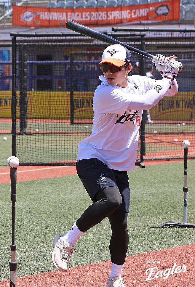 한화 이래서 트레이드 안하나…153km 에이스 외면하고 선택한 고교 타격왕, 벌써 100안타 정조준