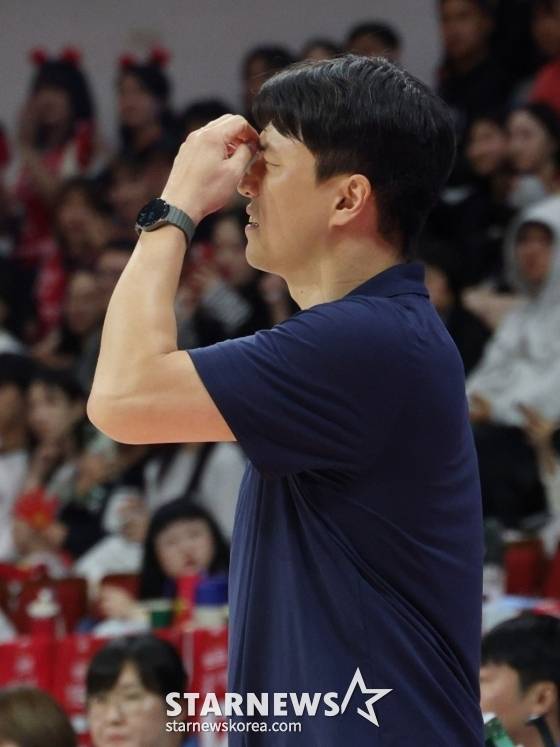 프로 감독이 '초유의 지각 사태', 해명 요청하자