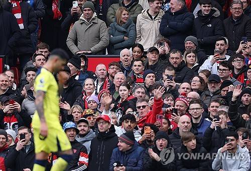 손흥민 떠나고 마가 꼈나, 토트넘 정말 초비상…로메로 4경기 징계가 끝이 아니다→