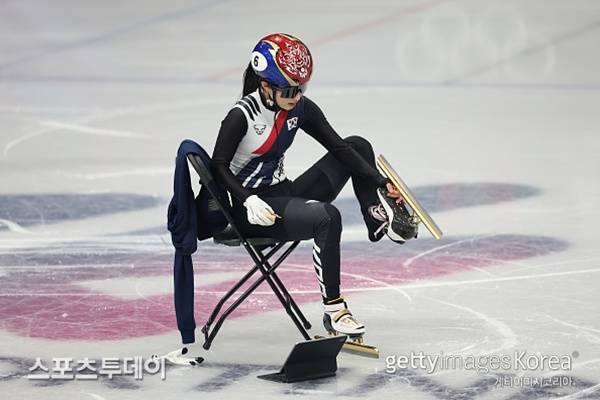 쇼트트랙 김길리·최민정, 조 2위로 여자 500m 준준결승행…이소연도 조 3위로 진출