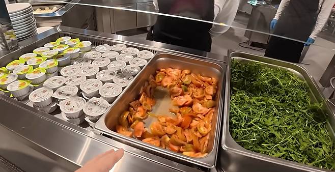 밀라노 선수촌 식당 “물린다” “먹을게 없다”…메뉴 어떻길래?