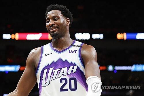 '이건 승부 조작 아니야?' 노골적인 탱킹 전략... 팬들의 민심이 폭발했다