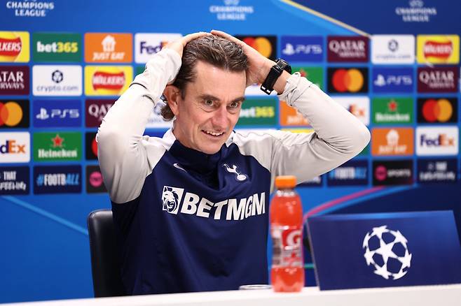 손흥민 통곡할라 '내가 10년 바친 토트넘인데', 진짜 2부 강등 위기...SON 없다고 이렇게 무너집니까